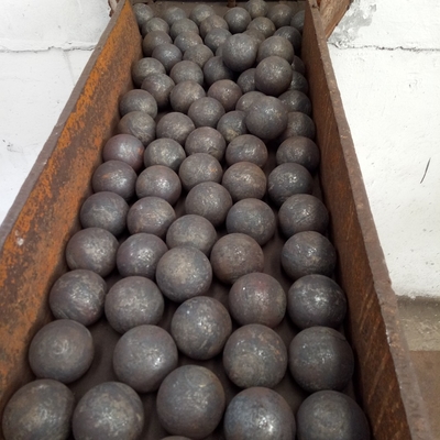 120 mm geschmiedete Stahlkugeln B2 Material 60 - 65 HRC Schleifmetallkugel für Kraftwerk
